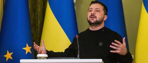 Wolodymyr Selenskyj, Präsident der Ukraine, spricht bei einer gemeinsamen Pressekonferenz. 