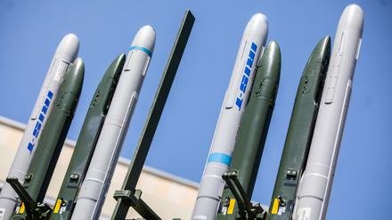 Deutschland schickt der Ukraine unter anderem das Raketenabwehrsystem Iris-T.