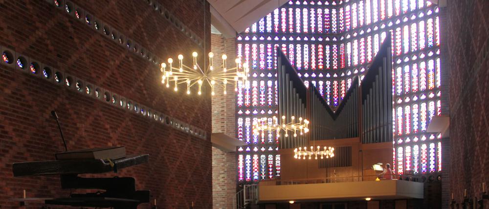Die katholische Kirche St. Albertus Magnus in Berlin-Halensee wird wegen Baumängeln und Personalproblemen aufgegeben.