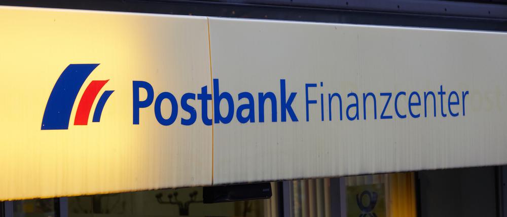 Die Postbank schließt deutschlandweit viele Filialen.