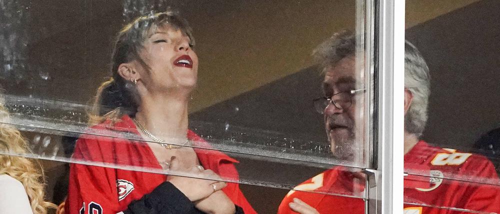 Taylor Swift am 12. Oktober beim Football-Spiel Denver Broncos gegen Kansas City Chiefs.