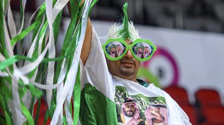 Neue Fans für den Handball. Ein Anhänger des Nationalteams von Saudi-Arabien.  