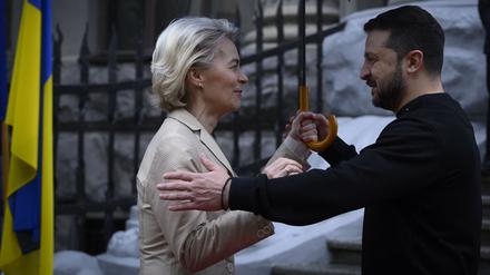 Am Samstag empfing der ukrainische Präsident Wolodymyr Selenskyj die EU-Kommissionspräsidentin Ursula von der Leyen in Kiew.