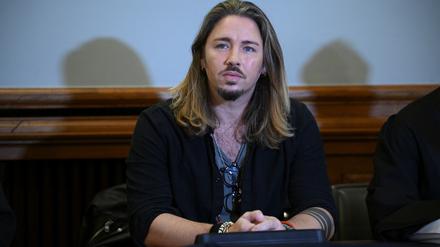 Musiker Gil Ofarim beim Prozessauftakt im Landesgericht Leipzig. 