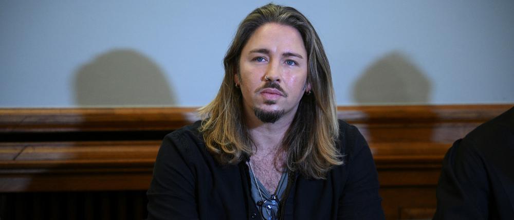 Musiker Gil Ofarim beim Prozessauftakt im Landesgericht Leipzig.