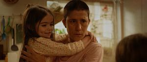 Die Vorbereitungen zur Geburtstagsfeier laufen: Nur und ihre Tochter