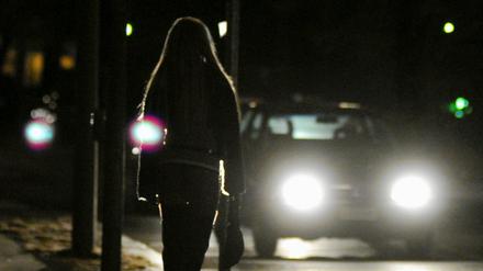 Eine Prostituierte in der Kurfürstentrasse.