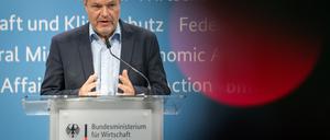 Bis zu 140 Maßnahmen plant Robert Habeck, um die Wirtschaft von Berichtspflichten zu befreien.