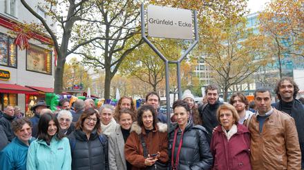 Mitglieder der jüdischen Familie Grünfeld kamen zur Umbenennung des Joachimsthaler Platzes in Grünfeld-Ecke nach Berlin.