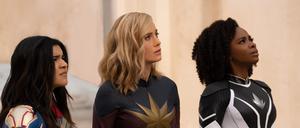 Iman Velani, Brie Larson und Teyonah Parris als The Marvels.