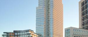 Hochhaus Upper West am Breitscheidplatz in Berlin-Charlottenburg, August 2016. Foto: Cay Dobberke