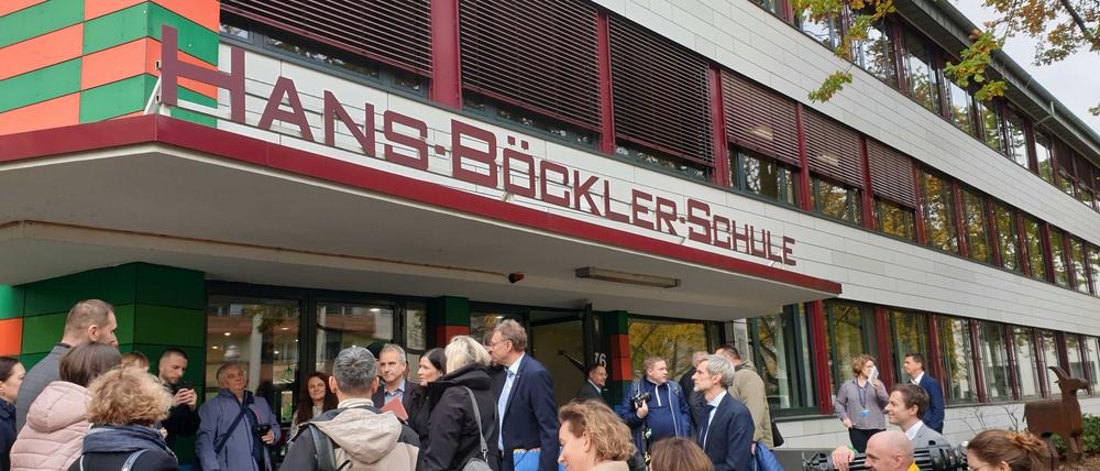 Gut 500 ukrainische Jugendliche besuchen eines der 44 Berliner Oberstufenzentren.