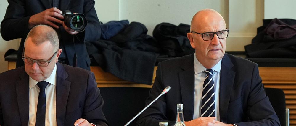 Abschiebe-Offensive: Ministerpräsident Dietmar Woidke (SPD) und Innenminister Michael Stübgen (CDU, links im Bild).