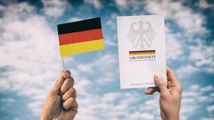 Nationalflagge und Grundgesetz (Illustration) 