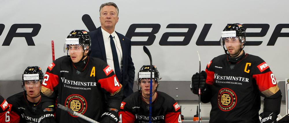 Endlich mal wieder im Einsatz. Bundestrainer Harold Kreis und sein Team in Landshut.