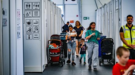 Flüchtlinge kommen in Berlin an.