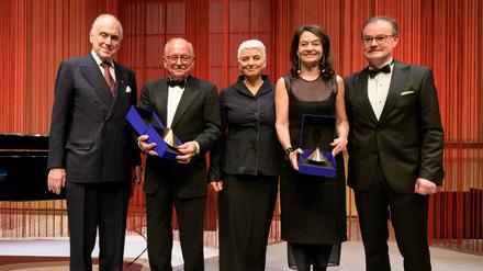 Ronald S. Lauder, Wolfgang Ischinger, Hetty Berg, Corinne Flick und Jörn Leonhard im Jüdischen Museum Berlin bei der Verleihung des Preises für Toleranz und Verständigung 2023