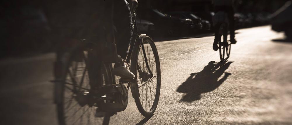 Der 18-jährige Autofahrer flüchtete in Wilmersdorf nach einem Verkehrsunfall, bei dem ein Radfahrer verletzt wurde.