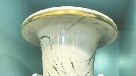 Eine sogenannte Redensche Kratervase von KPM.