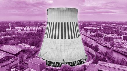 Das Heizkraftwerk Reuter-West mit seinem imposanten Kühlturm versorgt Hunderttausende Haushalte in Berlin mit Fernwärme und Warmwasser.