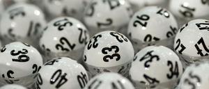 49 Lottokugeln – aber welche werden gezogen? 