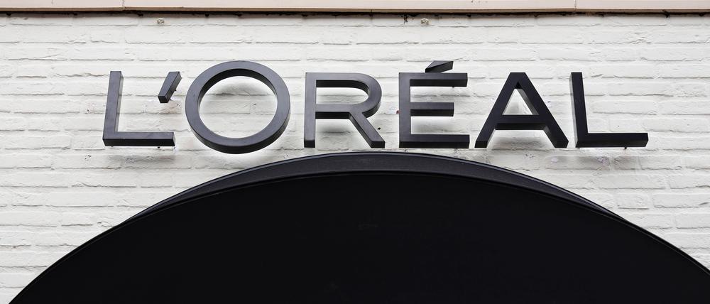 Der Schriftzug über einem Geschäft von L’Oreal