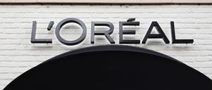 Der Schriftzug über einem Geschäft von L’Oreal