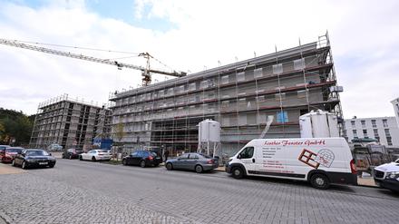 Potsdam, 14.11.2023 / Lokales / Baustelle, Brunnenviertel, Schule, Gymnasium, Brunnenallee, Foto: Ottmar Winter PNN ACHTUNG: Foto ist ausschließlich für redaktionelle Berichterstattung der PNN und des TGSP! Eine kommerzielle Nutzung, z.B. Werbung, ist ausgeschlossen. Die Weitergabe an nicht autorisierte Dritte, insbesondere eine weitergehende Vermarktung über Bilddatenbanken, ist unzulässig.