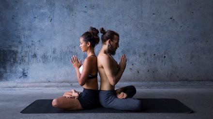 Tantrische Bewegungsmeditationen und Berührungs-Sessions sollen die Befreiung von alten Blockaden unterstützen. Dabei geht es längst nicht immer um Sex.