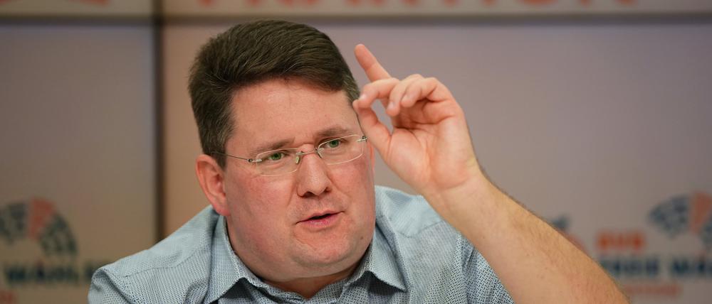 Mit dem Übertritt von Philip Zeschmann zur AfD-Fraktion verlor BVB/ Freie Wähler ihren Fraktionsstatus im Landtag. Péter Vida ist nun „Gruppensprecher“.