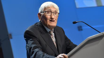 Jürgen Habermas, deutscher Philosoph, spricht im ZDF-Hauptstadtstudio.