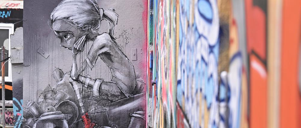 Die traurigen Mädchen von XNine drücken aus, was der Streetartist, dessen Stiefsohn vor drei Jahren gestorben ist, fühlt.