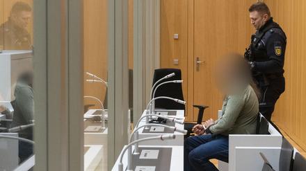 Der Angeklagte muss für 14 Jahre und sechs Monate ins Gefängnis.