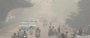 Die Smogkrise wird zunehmend zum Wachstumshindernis in dem bevölkerungsreichsten Land der Welt.