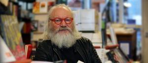 Der Buchhändler Carsten Wist (66) feiert in der Waschhaus-Arena ein krummes Jubiläum: ein Drittel Jahrhundert Literaturladen Wist.