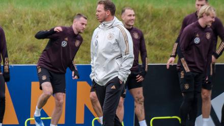 Julian Nagelsmann übt zurzeit mit dem DFB-Team für die EM 2024 in Deutschland. 