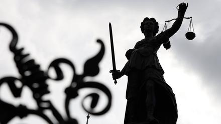 Die Justitia auf dem Gerechtigkeitsbrunnen auf dem Römerberg (Symbolbild).