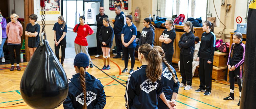 Der Kreuzberger Verein Sports for More e.V. wendet sich explizit an Mädchen und junge Frauen.