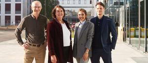 Thomas Eichinger, Merle Fuchs, Ida Shaef, Thomas Hiller (v. l. n. r.) von der Firma Pramomolecular, die in Pankow-Buch sitzt. Das Unternehmen hofft, mit seiner Entwicklung zur Heilung von Dickdarmkrebs oder Bauchspeicheldrüsenkrebs beitragen zu können.