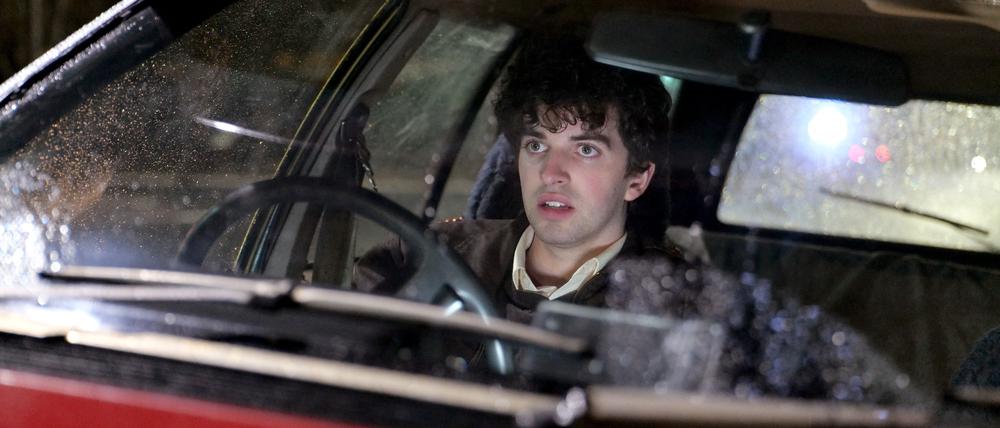 Taxifahrer Ed Kennedy (William McKenna) avanciert zum Medienstar.