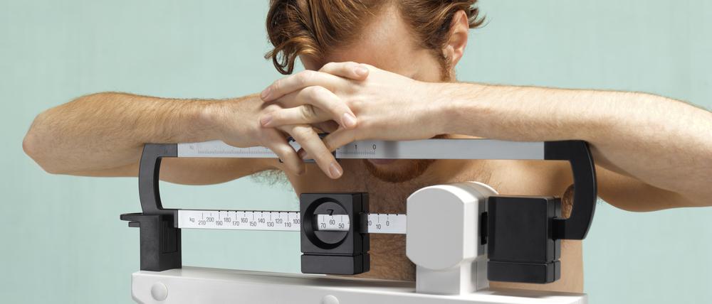Männer sind deutlich seltener magersüchtig als Frauen. Auslöser für die Erkrankung sind meist größere Umbrüche im Leben der Betroffenen.