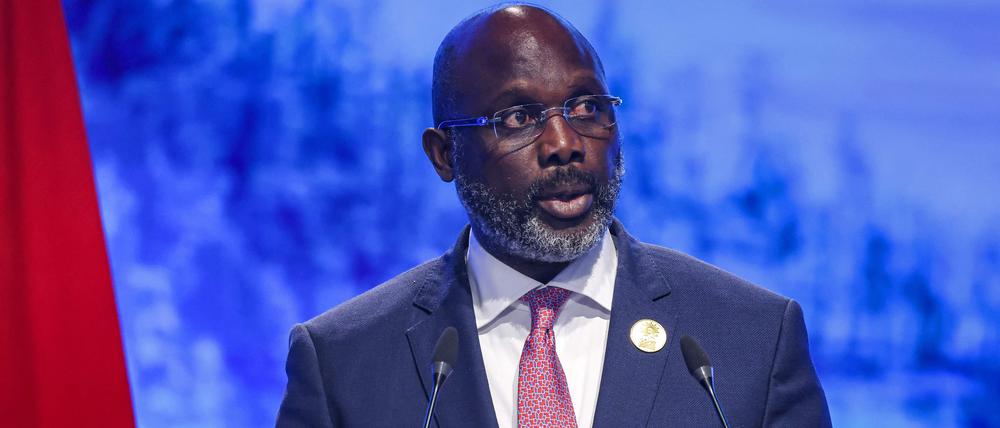 Amtsinhaber und Ex-Weltfußballer George Weah (Bild) gestand seine Niederlage gegen Herausforderer Joseph Boakai ein.