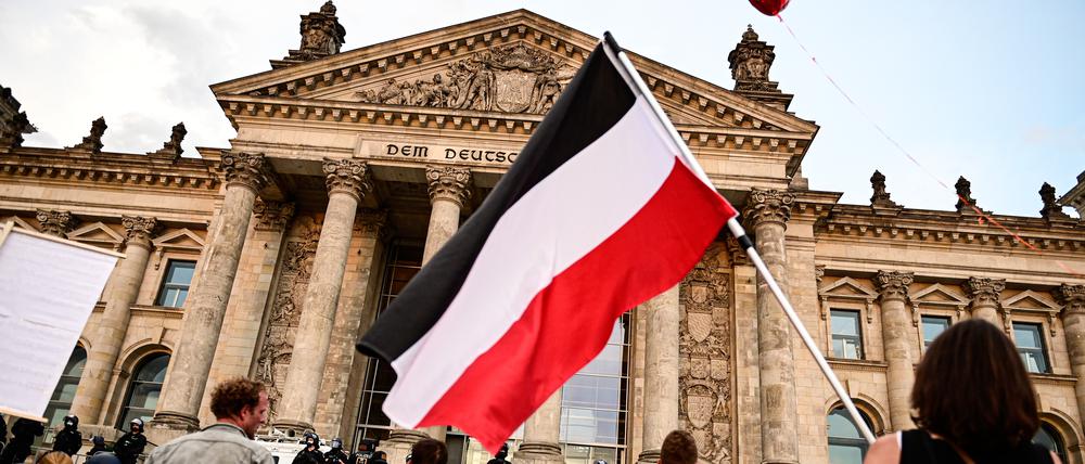 Mehr als 20.000 Menschen in Deutschland sehen sich als „Reichsbürger“ (Archivbild).