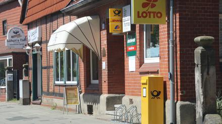 Einst in repräsentativen Gebäuden, ist die „Post“ jetzt ein „Shop im Shop“.