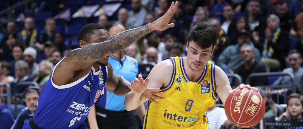 Jonas Mattisseck (r.) und seine Kollegen kamen schwer unter die Räder in eigener Halle.