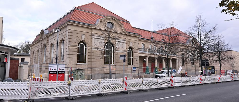 Bald fertig: Die Turnhalle in der Kurfürstenstraße. 