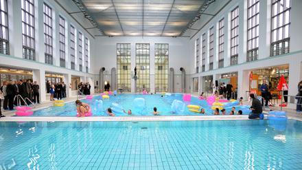 Das Badewasser bleibt vorerst eher lauwarm. Nur für Nichtschwimmer gibt es zwei Grad mehr.