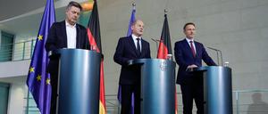 Olaf Scholz, Robert Habeck und Christian Lindner beim Pressestatement nach dem Karlsruher Urteil in der vorigen Woche.