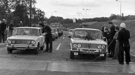 Am 2. September 1980 wurde die „Hochstraße Babelsberg“ standesgemäß mit zwei Ladas übergeben