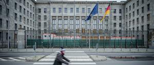 Das Finanzministerium hatte die Verpflichtungsermächtigungen aus dem Haushalt 2023 gesperrt.